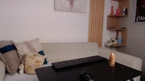 Snapshot of queen_adhara chatting on 07-22-26, 01:47 ANTONELLA online show from 07-22-26, 01:47