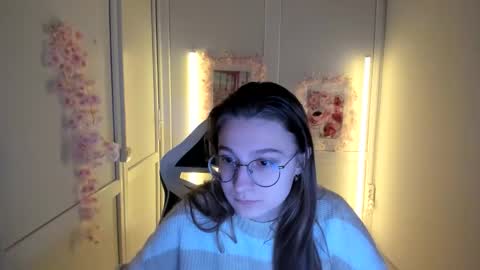 Snapshot of queen_amelie chatting on 05-01-26, 09:25 Amelie online show from 05-01-26, 09:25