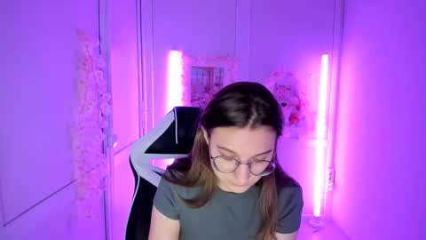 Snapshot of queen_amelie chatting on 05-11-26, 07:58 Amelie online show from 05-11-26, 07:58