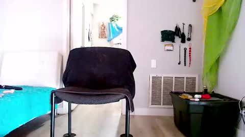 Snapshot of queen_anita chatting on 06-28-26, 04:57 QnAnitaDix online show from 06-28-26, 04:57