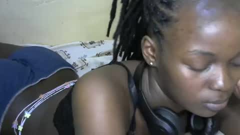 queen_banice online show from 11-15-25, 08:49