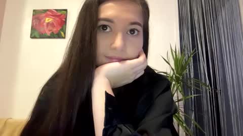 Snapshot of queen_chatur chatting on 01-22-25, 04:55 Viktoria online show from 01-22-25, 04:55