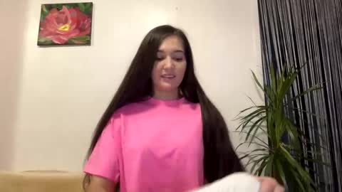 Snapshot of queen_chatur chatting on 01-29-25, 02:10 Viktoria online show from 01-29-25, 02:10