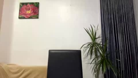 Snapshot of queen_chatur chatting on 01-30-25, 02:47 Viktoria online show from 01-30-25, 02:47