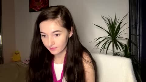 Snapshot of queen_chatur chatting on 02-18-25, 05:53 Viktoria online show from 02-18-25, 05:53