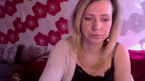 Snapshot of queen_daenerys chatting on 02-13-25, 08:27 Queen Daenerys online show from 02-13-25, 08:27