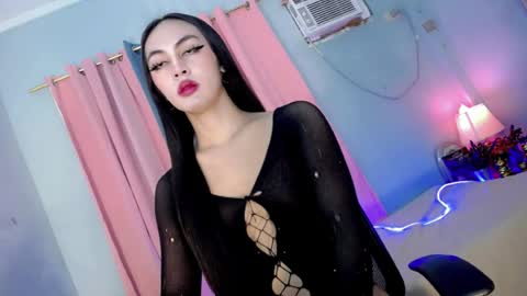 Snapshot of queen_danaya chatting on 07-14-26, 07:30 queen_danaya online show from 07-14-26, 07:30