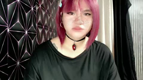 Snapshot of queen_elicktra chatting on 06-19-26, 01:37 JOY online show from 06-19-26, 01:37