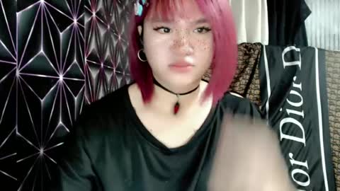 Snapshot of queen_elicktra chatting on 06-25-26, 02:22 JOY online show from 06-25-26, 02:22