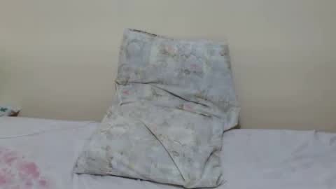 Snapshot of queen_ema chatting on 06-19-26, 09:51 queen ema online show from 06-19-26, 09:51