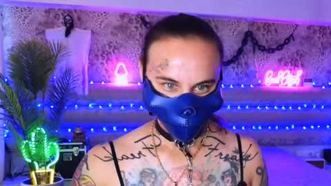 Queen Freak online show from 09-26-25, 11:47