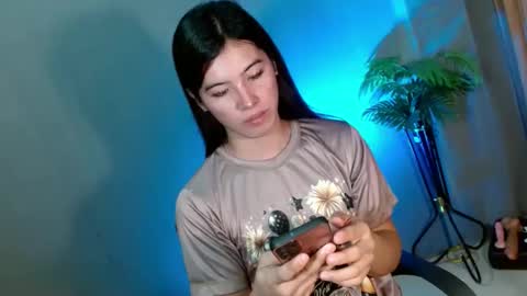 Snapshot of queen_kendalx19 chatting on 02-18-25, 09:54 Kendal online here from 6am-3pm philippine time online show from 02-18-25, 09:54