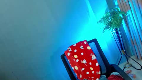 Snapshot of queen_kendalx19 chatting on 03-09-25, 02:18 Kendal online here from 6am-3pm philippine time online show from 03-09-25, 02:18