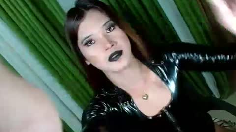 Snapshot of queen_kendalx19 chatting on 09-10-25, 10:54 Kendal online here from 6am-3pm philippine time online show from 09-10-25, 10:54