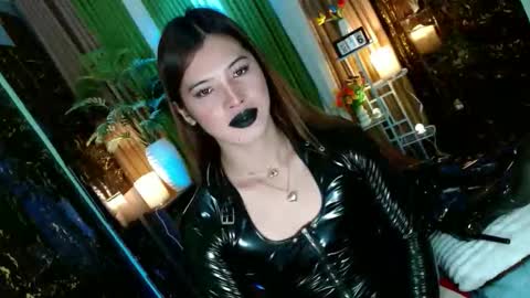 Snapshot of queen_kendalx19 chatting on 10-16-25, 09:32 Kendal online here from 6am-3pm philippine time online show from 10-16-25, 09:32