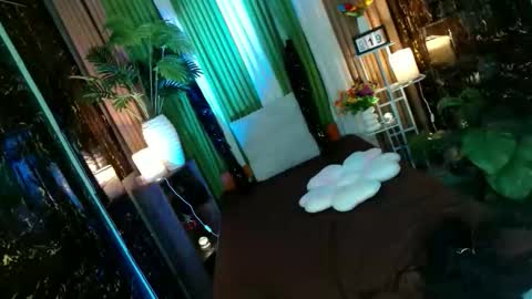 Snapshot of queen_kendalx19 chatting on 10-19-25, 05:19 Kendal online here from 6am-3pm philippine time online show from 10-19-25, 05:19