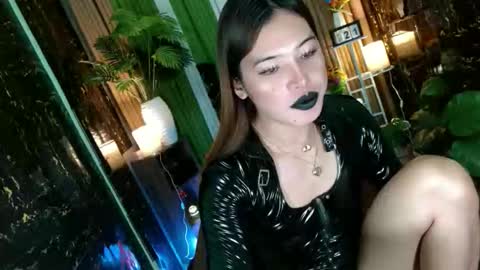 Snapshot of queen_kendalx19 chatting on 10-21-25, 01:06 Kendal online here from 6am-3pm philippine time online show from 10-21-25, 01:06