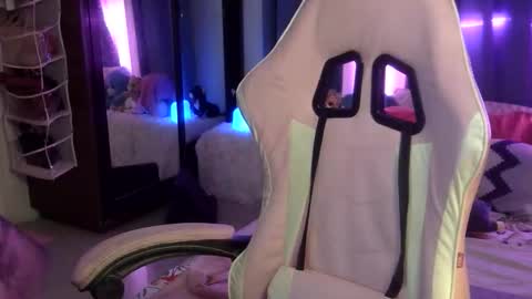 QueenHennessy online show from 09-13-25, 05:46