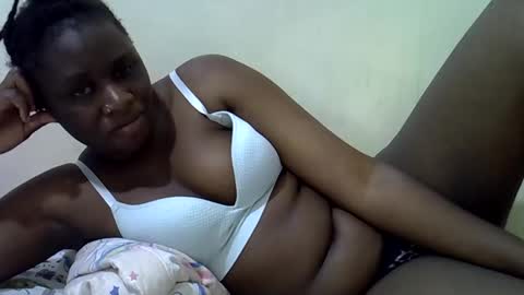 Snapshot of queen_leilla chatting on 04-18-26, 07:07 queen_leilla online show from 04-18-26, 07:07