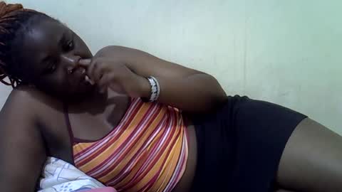 Snapshot of queen_leilla chatting on 06-17-26, 02:58 queen_leilla online show from 06-17-26, 02:58