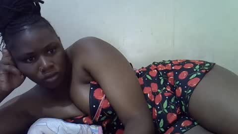 Snapshot of queen_leilla chatting on 07-17-26, 04:30 queen_leilla online show from 07-17-26, 04:30