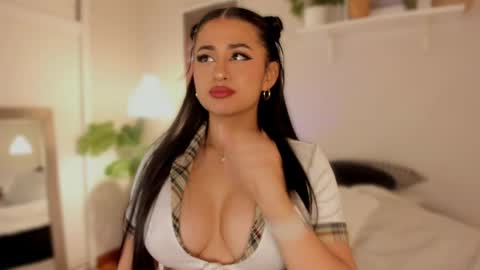 Liana  online show from 05-29-26, 06:11