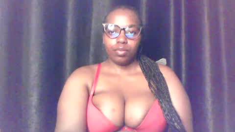 Snapshot of queen_melanine chatting on 07-04-26, 04:18 QUEEN online show from 07-04-26, 04:18