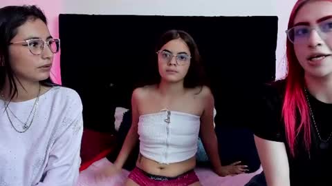Snapshot of queen_misy chatting on 06-14-26, 02:24 queen_misy online show from 06-14-26, 02:24