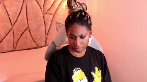 Snapshot of queen_perla_ chatting on 01-29-25, 09:28 online show from 01-29-25, 09:28