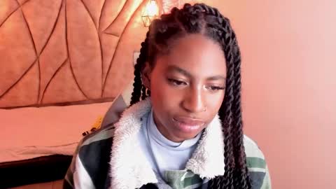 Snapshot of queen_perla_ chatting on 03-12-25, 07:59 online show from 03-12-25, 07:59