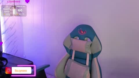 Snapshot of queen_perla_ chatting on 09-09-25, 11:10 online show from 09-09-25, 11:10