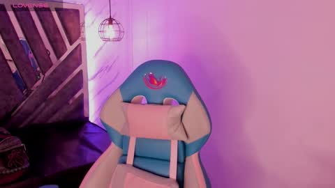 Snapshot of queen_perla_ chatting on 09-13-25, 11:21 online show from 09-13-25, 11:21