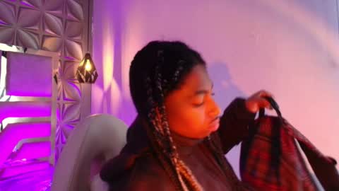 Snapshot of queen_perla_ chatting on 02-03-26, 11:15 online show from 02-03-26, 11:15