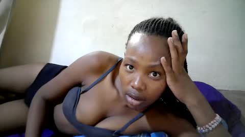 Snapshot of queen_slender chatting on 06-14-26, 02:30 queen_slender online show from 06-14-26, 02:30
