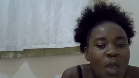 Snapshot of queen_sly chatting on 10-21-25, 01:23 queen_sly online show from 10-21-25, 01:23