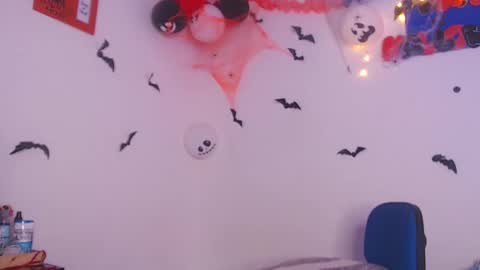 Ahlya  online show from 10-26-25, 01:22