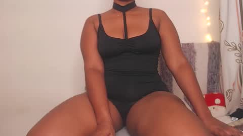 Ahlya  online show from 12-17-25, 01:22