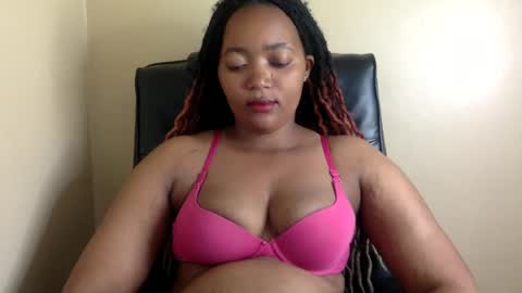 Snapshot of queenbebony2 chatting on 12-12-24, 07:30 Queenbebony2 online show from 12-12-24, 07:30