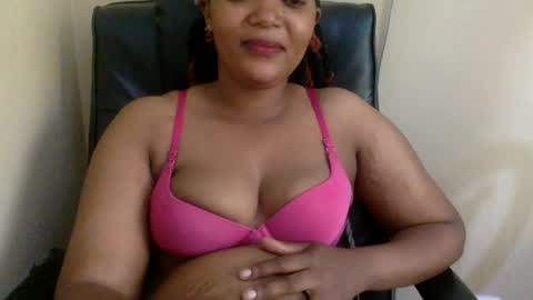 Snapshot of queenbebony2 chatting on 01-28-25, 06:38 Queenbebony2 online show from 01-28-25, 06:38
