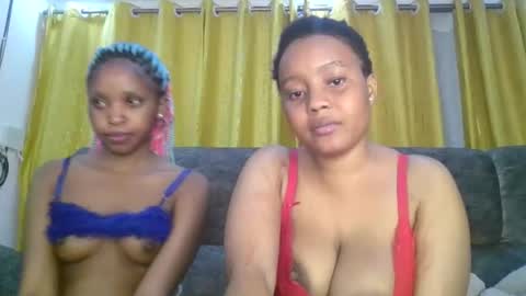 Snapshot of queenbeiby05 chatting on 05-19-26, 01:56 queen online show from 05-19-26, 01:56