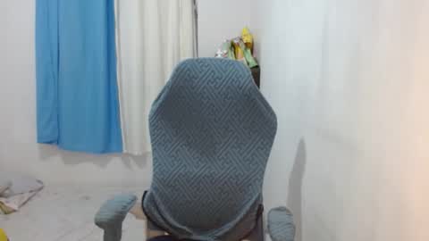 Snapshot of queenboba chatting on 01-05-25, 03:34 queen online show from 01-05-25, 03:34
