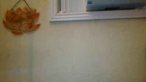 queencrimsonlvx online show from 04-22-26, 12:13
