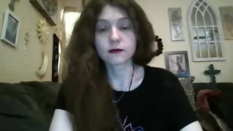 queencrimsonlvx online show from 04-26-26, 02:42