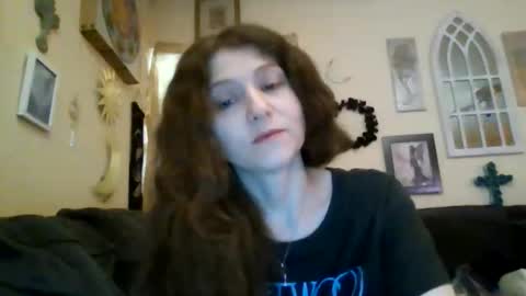 Snapshot of queencrimsonlvx chatting on 06-11-26, 02:53 queencrimsonlvx online show from 06-11-26, 02:53