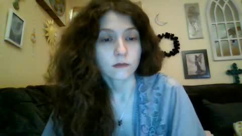 Snapshot of queencrimsonlvx chatting on 06-21-26, 03:53 queencrimsonlvx online show from 06-21-26, 03:53