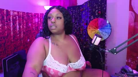 Queen Cherise Roze online show from 02-11-26, 04:50