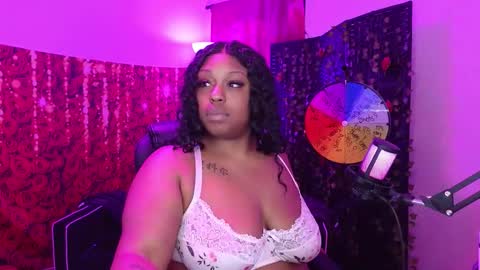 Queen Cherise Roze online show from 02-11-26, 05:18