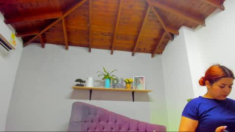 Snapshot of queengrett chatting on 04-19-26, 04:50 Queen online show from 04-19-26, 04:50