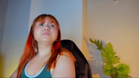 Snapshot of queengrett chatting on 05-13-26, 07:33 Queen online show from 05-13-26, 07:33