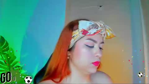 Snapshot of queengrett chatting on 06-12-26, 06:40 Queen online show from 06-12-26, 06:40